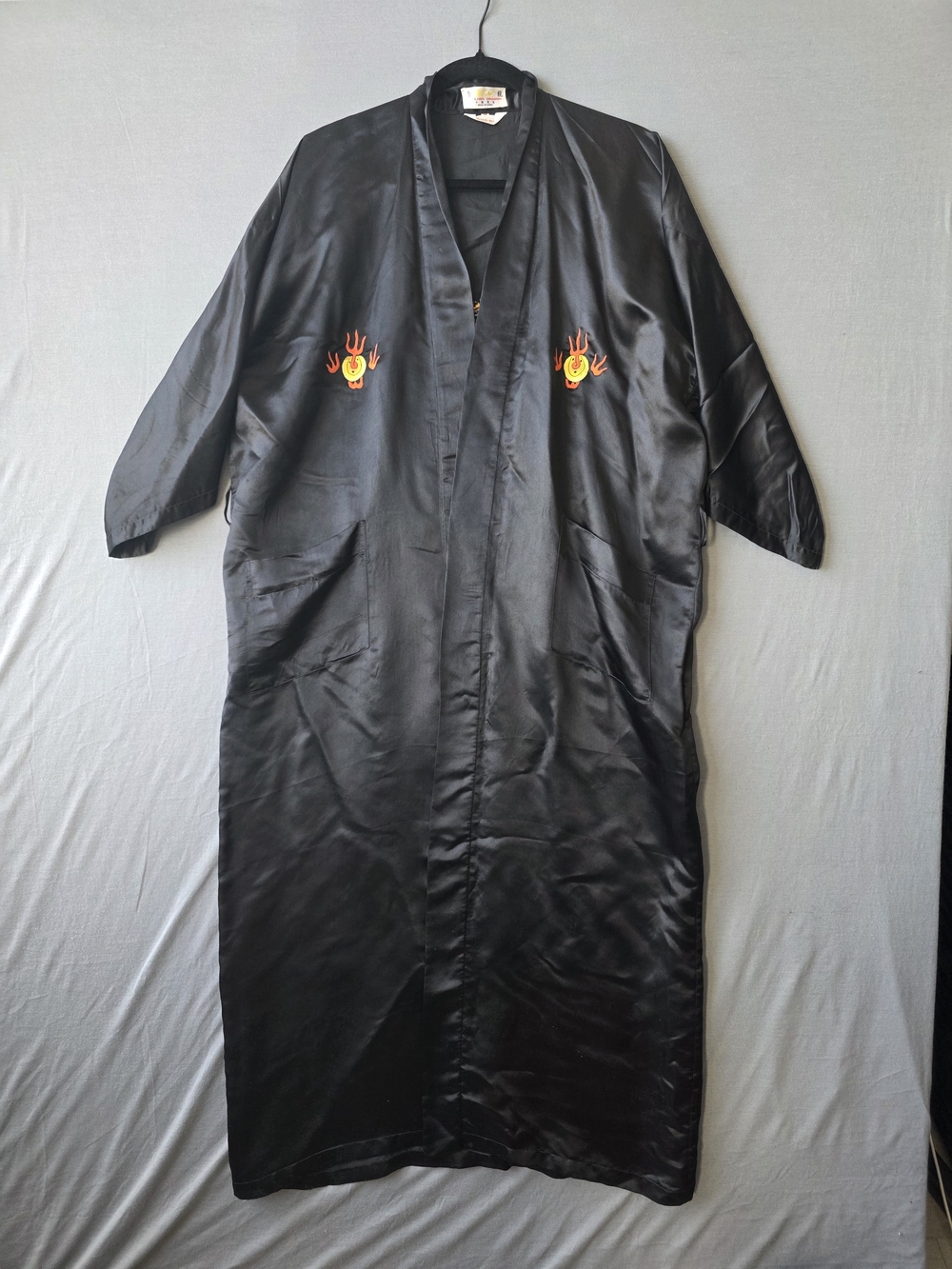Golden Dragon 100% Pure Silk Black Embroidered Dragon Robe Kimono Size M